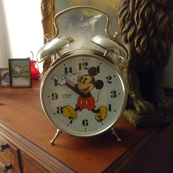 Vintage Walt Disney Lorus Quartz Mickey Mouse Silver Bell Clock - Picture 3 of 8